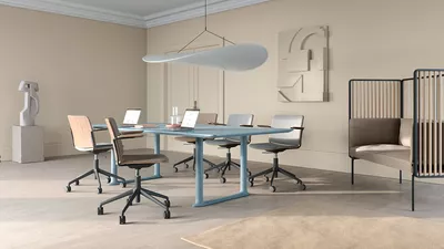 Atrium konferansestoler og Roma bord i et møterom fra Fora Form extraordinary LR kopi