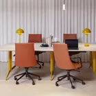 Fjell møteromsstol og Kvart konferansebord i et møterom fra Fora Form