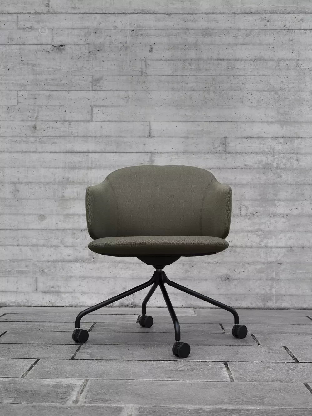 Dwell conference chair with black base from Fora Form