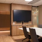 Fjell stoler og Kvart bord fra Fora Form Bull photo Niklas Hart 3