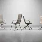 Fjell stoler i ulike utførelser og farger fra Fora Form LR