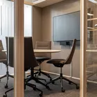 Møterom med video Fjell stoler med hevsenk og Kvart bord