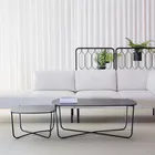 Kove med gridd i ulike høyder og Root bord Fora Form