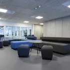 Up sofa Misto puffer og Burell bord Fora Form