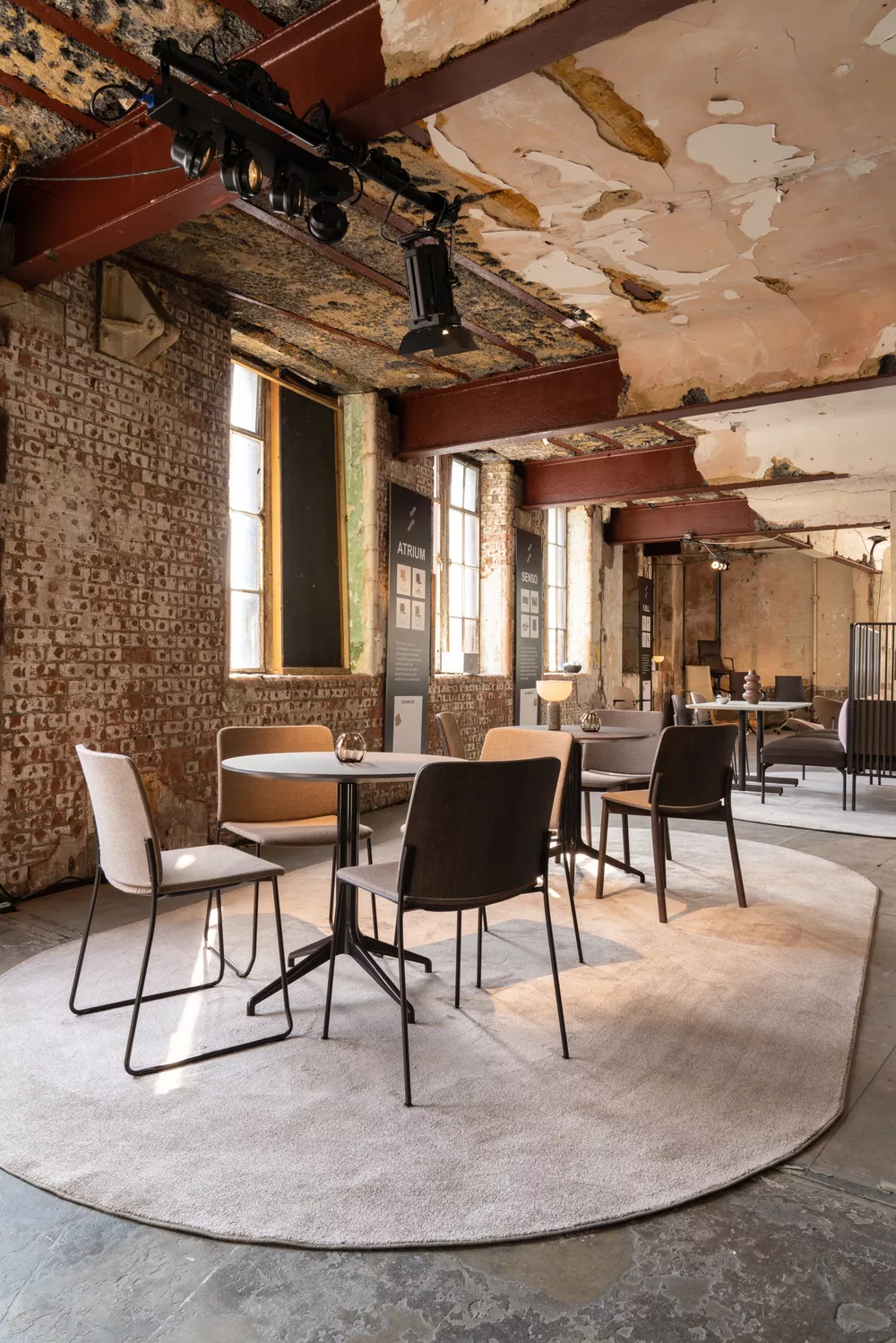 Atrium chairs and Kvart table at Material matters FORAFORM