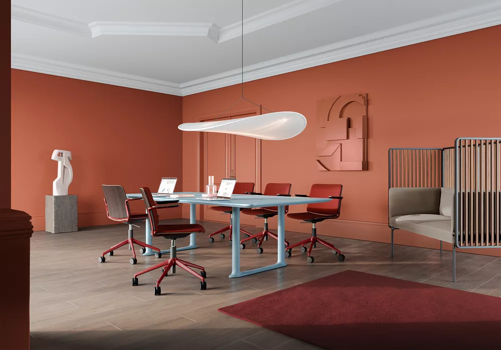 Atrium konferansestoler og Roma bord i et møterom fra Fora Form ordinary LR