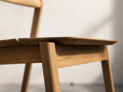 Knekk chair in solid oak from Fora Form