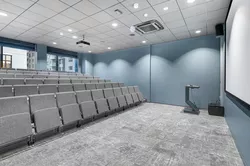 Auditorium med Audio stol i Kronstadparken fra Fora Form