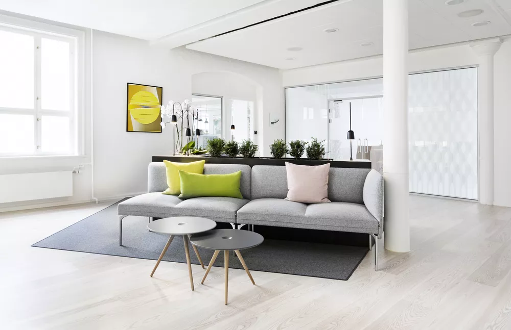 Senso sofa og Cup bord hos Norges ambassade foto Kristine Funch levert av Ack arkitekter AS Fora Form jpg