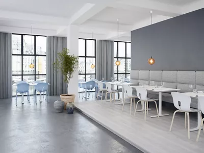 Pond stoler Roma bord og Ssenso sofa i en restaurant Fora Form