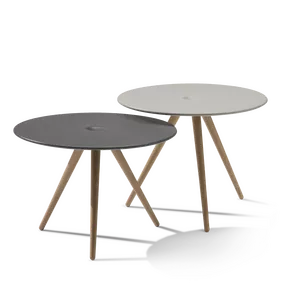 Cup bord med eike ben fra Fora Form