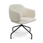 Dwell meet stol fra Fora Form skrå front