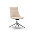 Fjell 4er kryss med lav rygg og lys grå base Fora Form