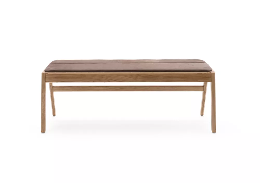 Knekk bench in solid oak with fixed cushion Fora Form