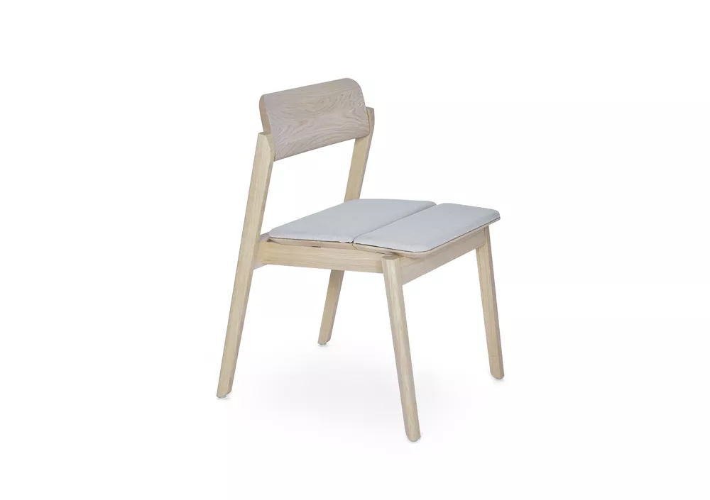 Knekk chair with seatcushion whitewashed