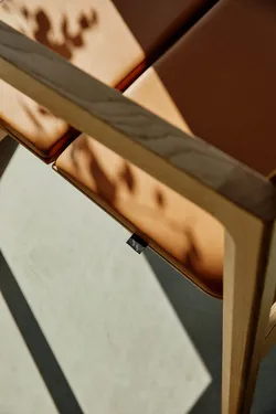 Fora Form Knekk chair detail LR